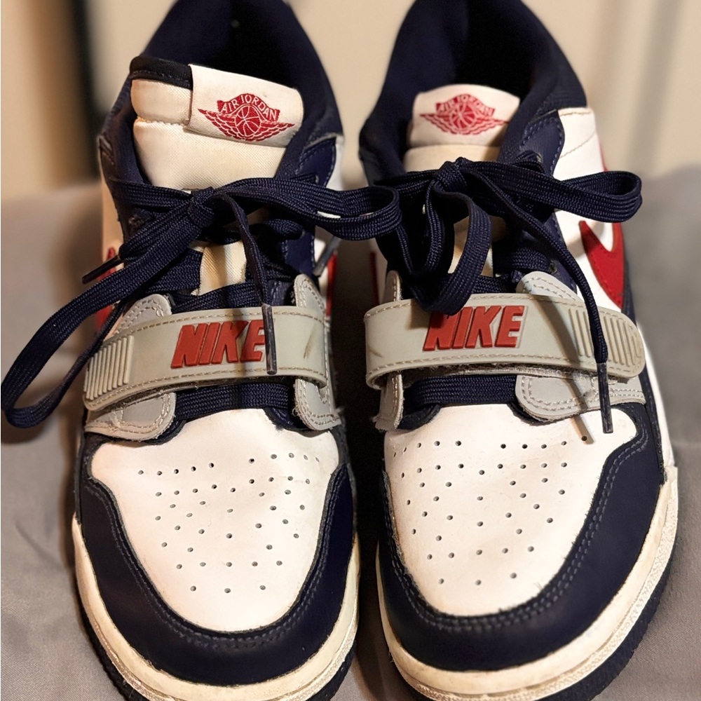 Jordan Legacy 312 Low GS Sneakers - Picture 2 of 6